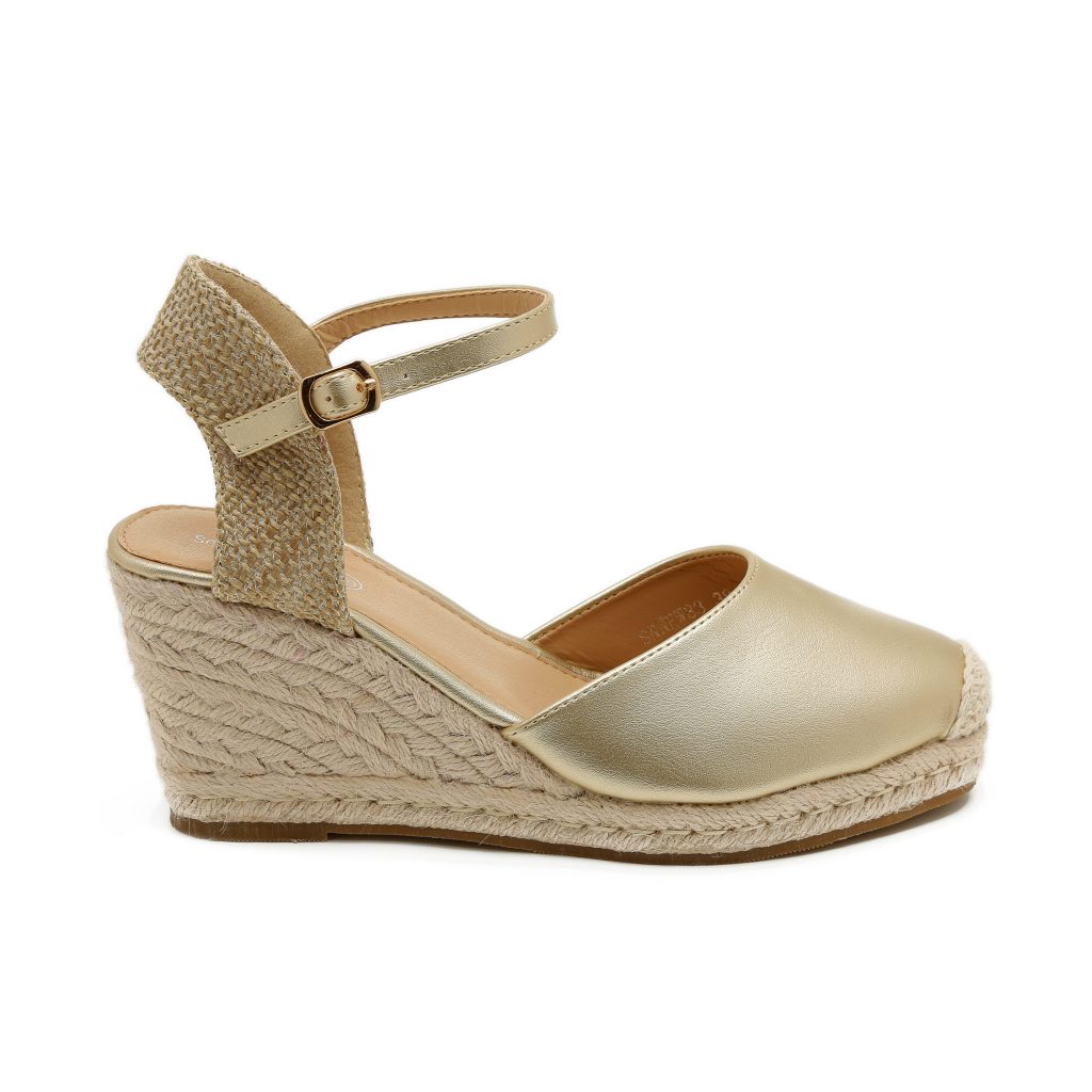 seventynine ברשת וישוז נעל בצבע זהב מחיר 219 שח צילום עמירם בן ישי