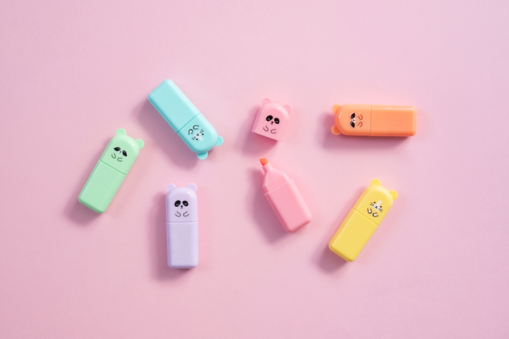 טושים זוהרים מפוזרים