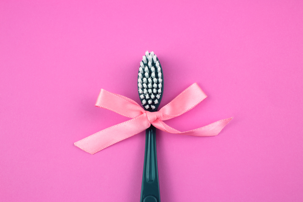 מברשת שיניים מסומנת בסרט