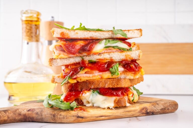 פיצה מטוגנת עם לחם