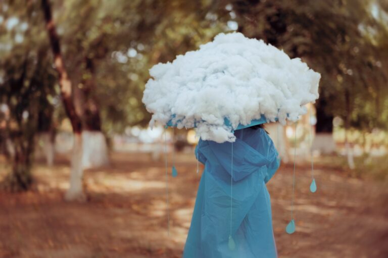 ילדה בתחפושת לחורף